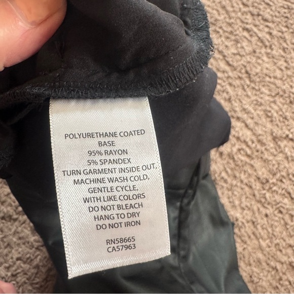 Halogen Black Outfit Set Velvet Cami Faux Leather Shorts High Rise Size L Large - Picture 16 of 16